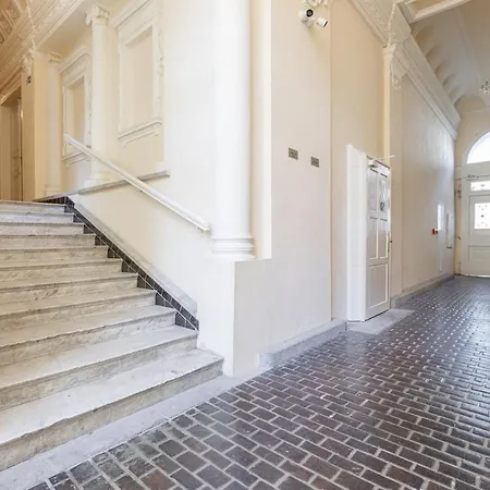 Апартаменты Newly Renovated Flat With A Loft Прага