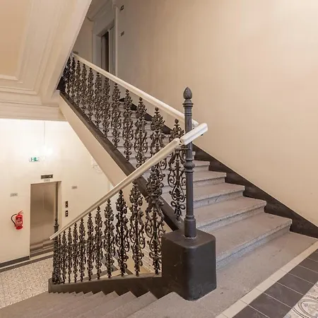Newly Renovated Flat With A Loft *