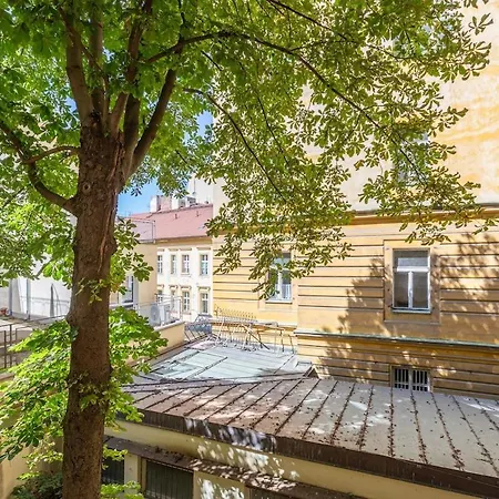 Newly Renovated Flat With A Loft