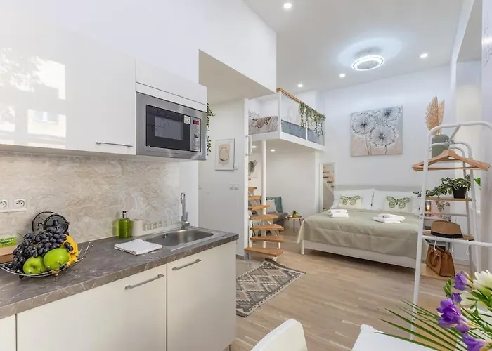 Newly Renovated Flat With A Loft Daire