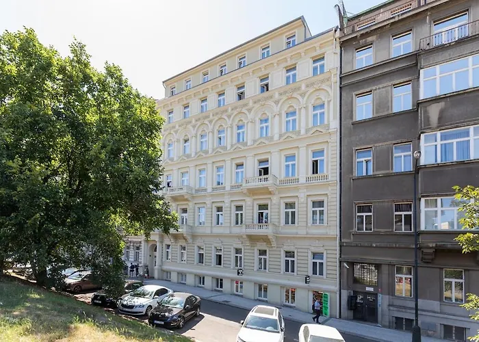 Newly Renovated Flat With A Loft Daire *